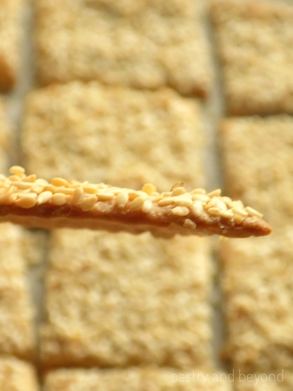 Thickness of the cracker from a side view.