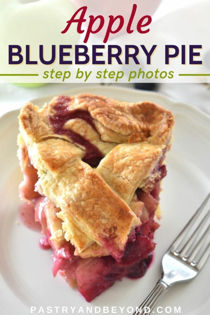 Apple blueberry pie with text overlay.